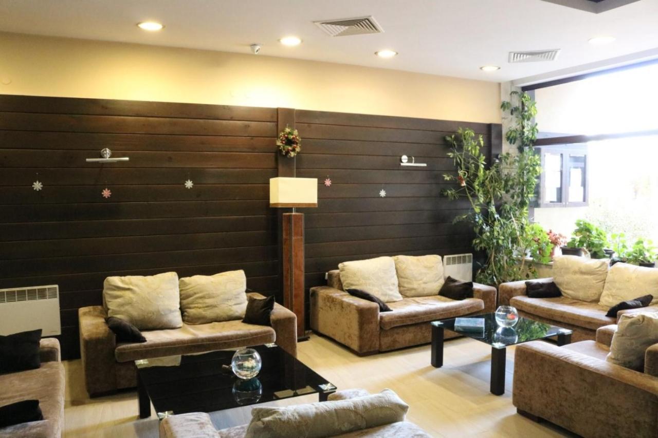 Private Apartments In Alpine Lodge Банско Екстериор снимка