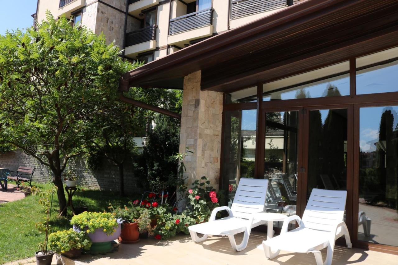 Private Apartments In Alpine Lodge Банско Екстериор снимка