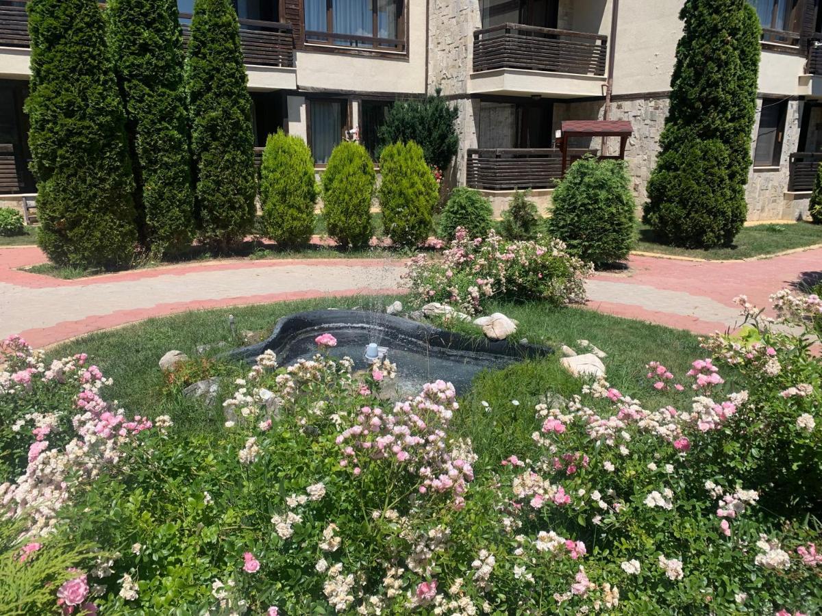 Private Apartments In Alpine Lodge Банско Екстериор снимка